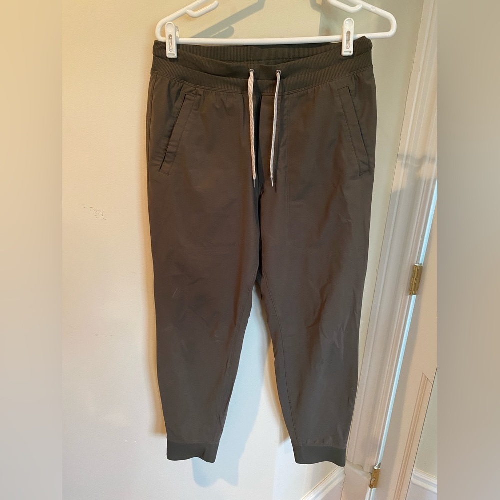 Vuori Meta Jogger, Dark Green, Sz Medium Like New Condition